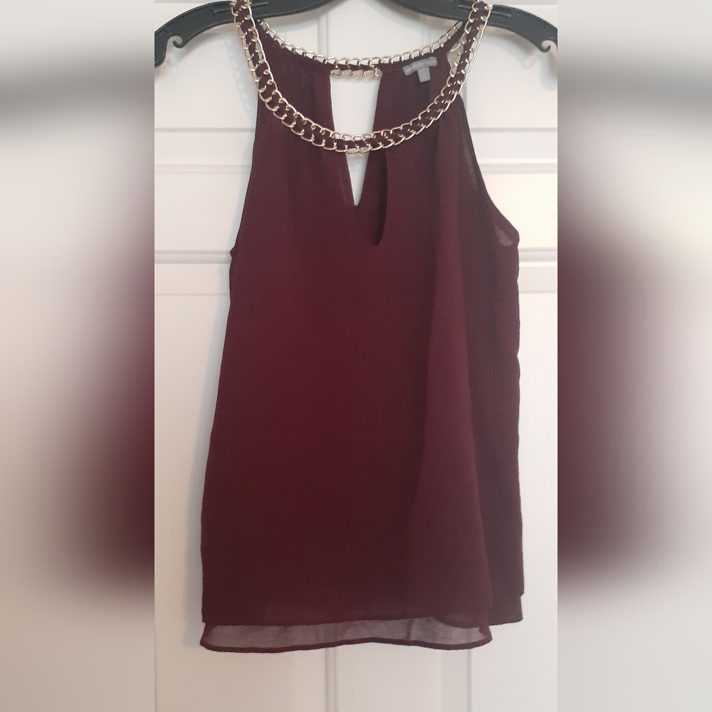 Charlotte russe maroon with gold chain tank top. Size extra small.